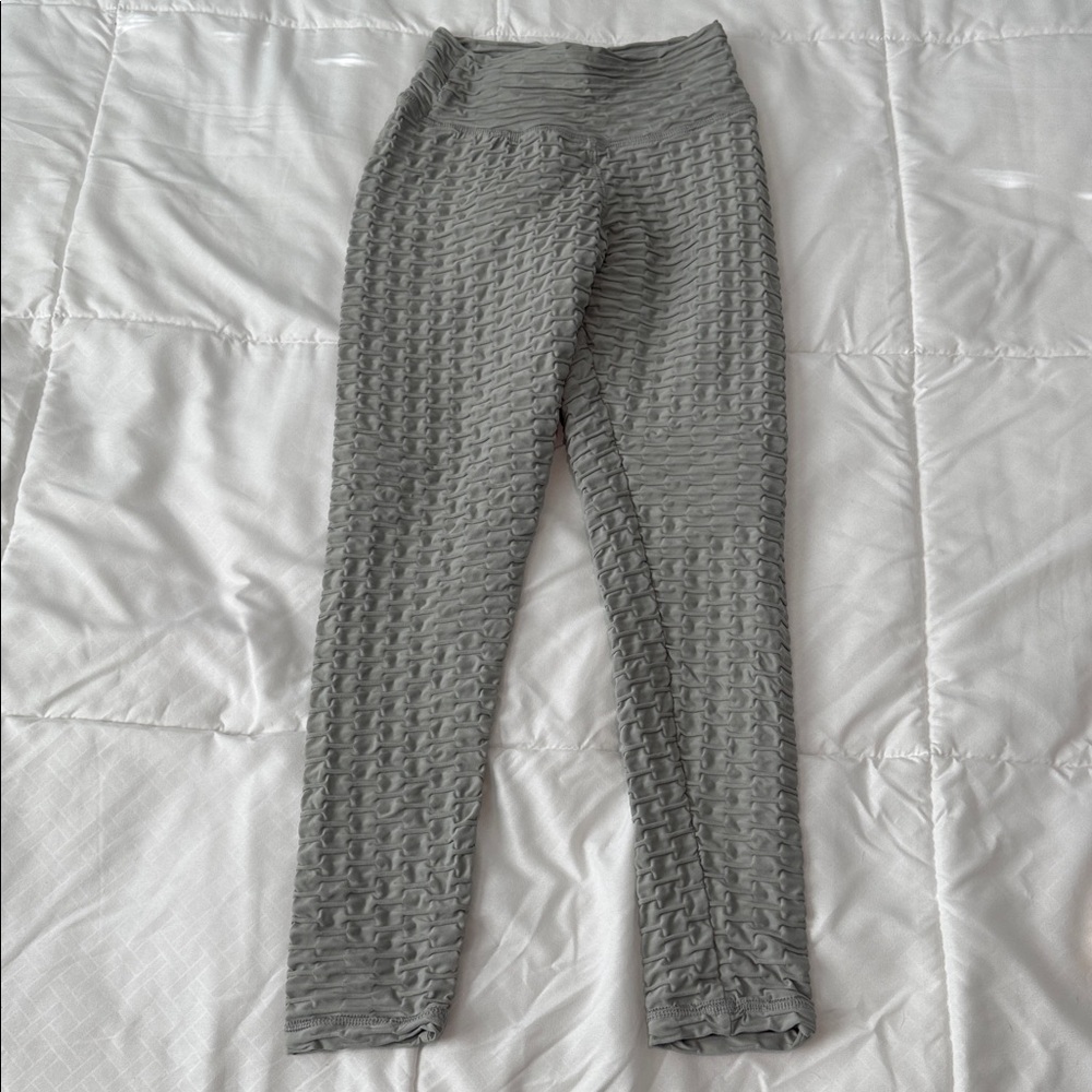 Abs2B Fitness Textured Gray scrunch Butt Leggings